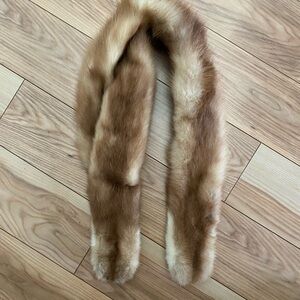 VINTAGE Rike’s of Dayton, Ohio fur scarf.